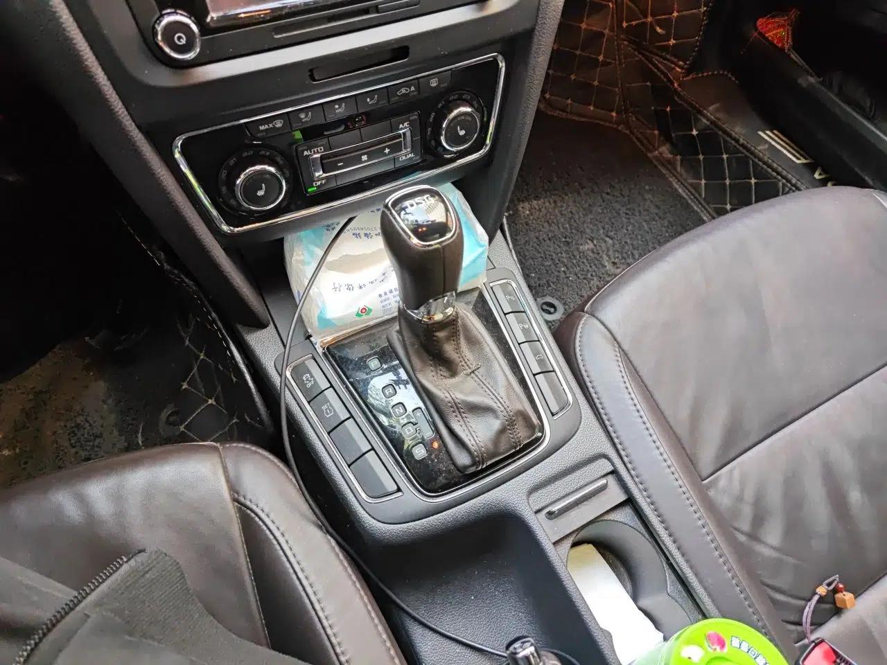 Skoda Superb Combi 2014 2.0 TSI L&K Limited Edition — миниатюра 15