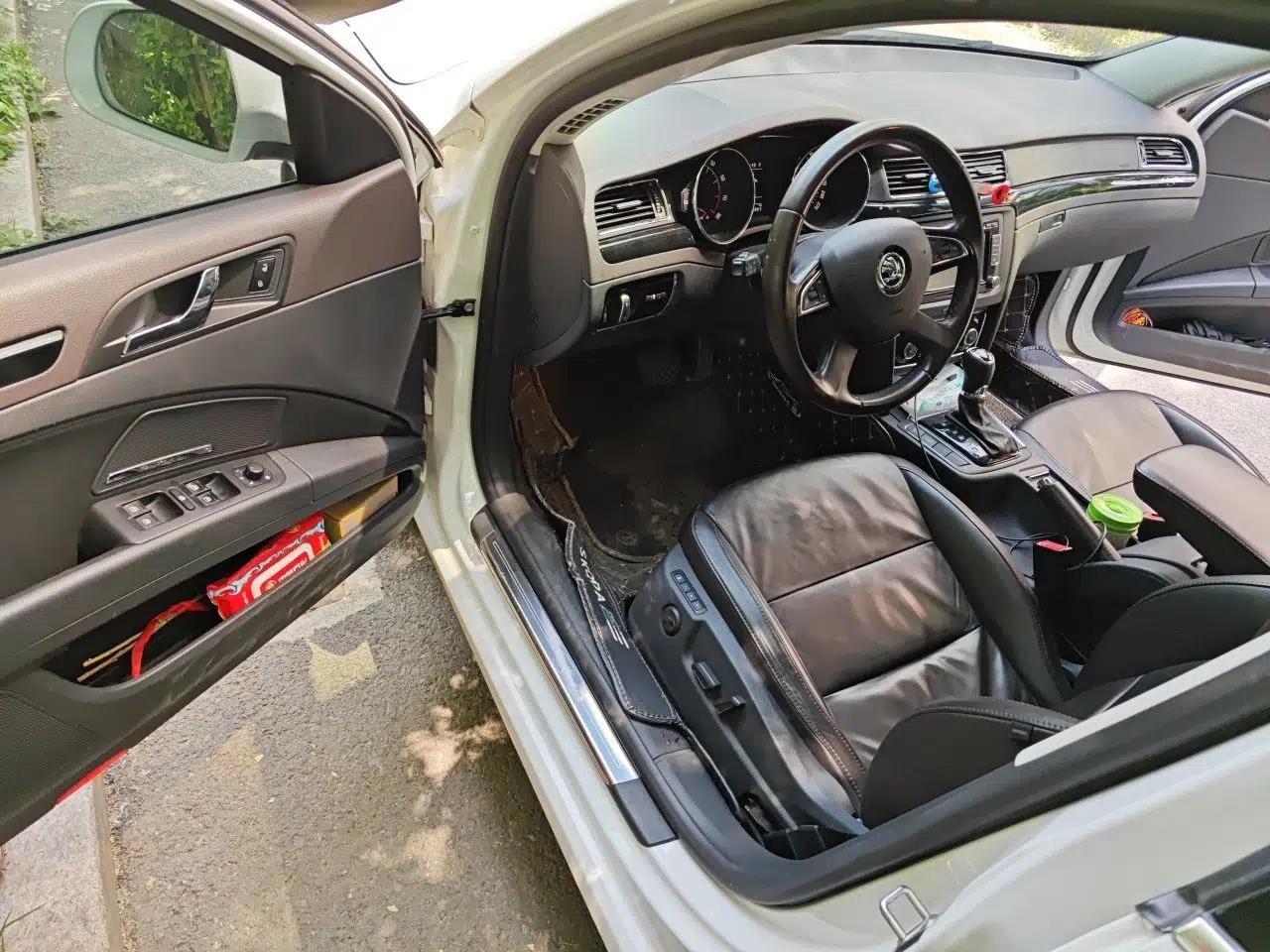 Skoda Superb Combi 2014 2.0 TSI L&K Limited Edition — миниатюра 17