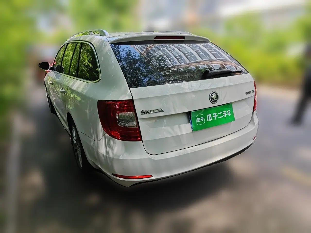 Skoda Superb Combi 2014 2.0 TSI L&K Limited Edition — миниатюра 4