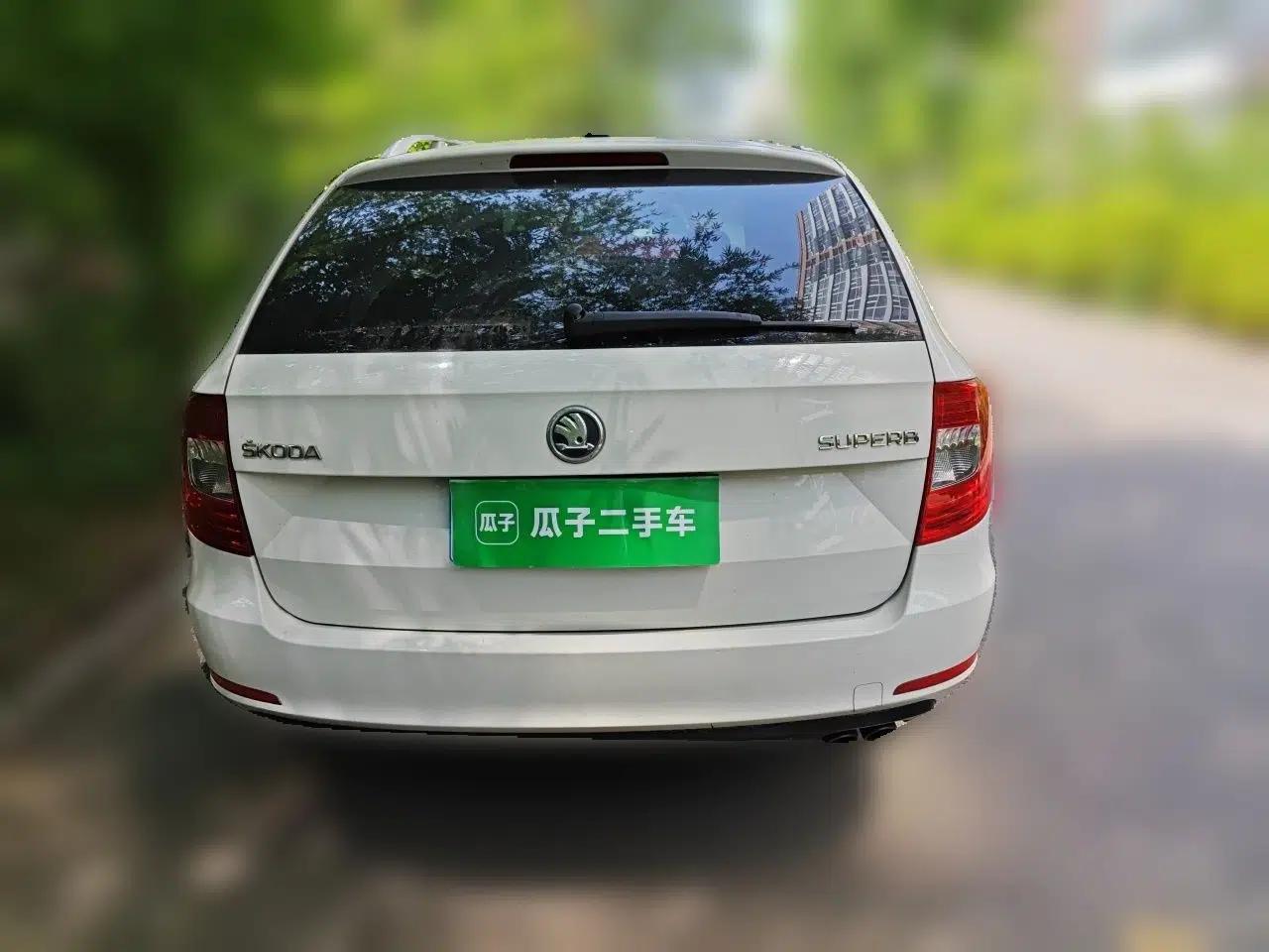Skoda Superb Combi 2014 2.0 TSI L&K Limited Edition — миниатюра 5