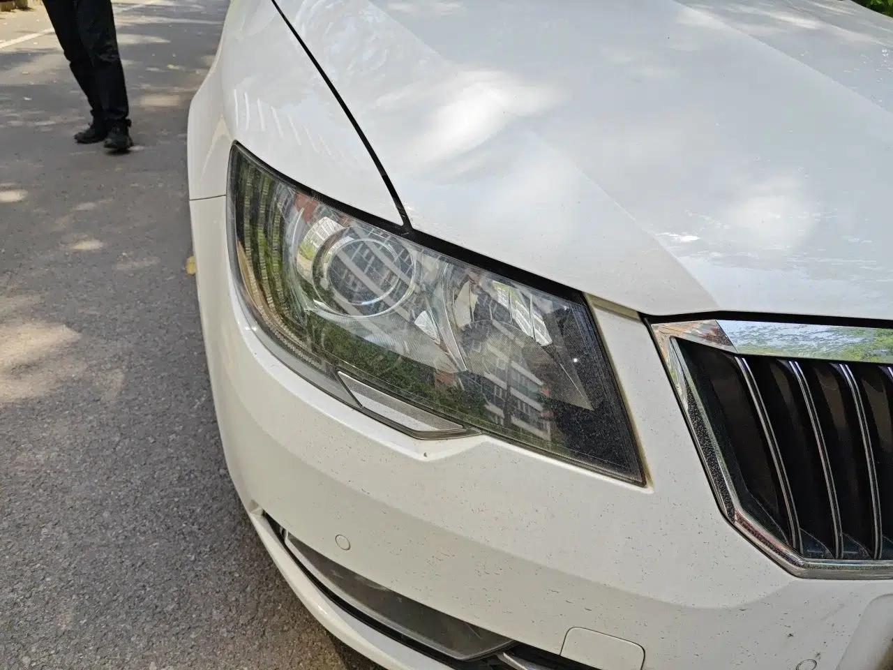 Skoda Superb Combi 2014 2.0 TSI L&K Limited Edition — миниатюра 7