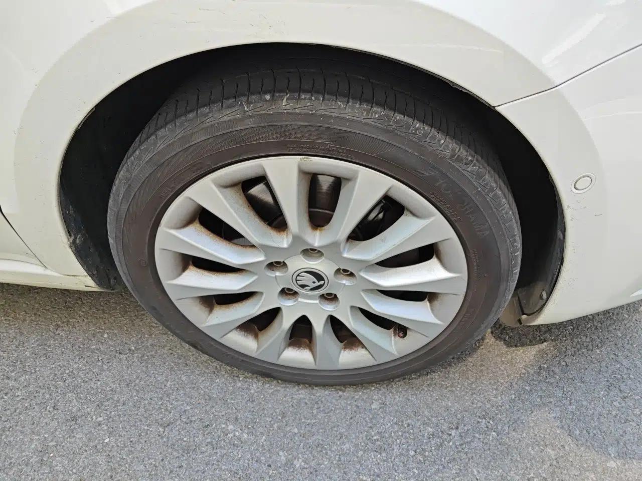 Skoda Superb Combi 2014 2.0 TSI L&K Limited Edition — миниатюра 8