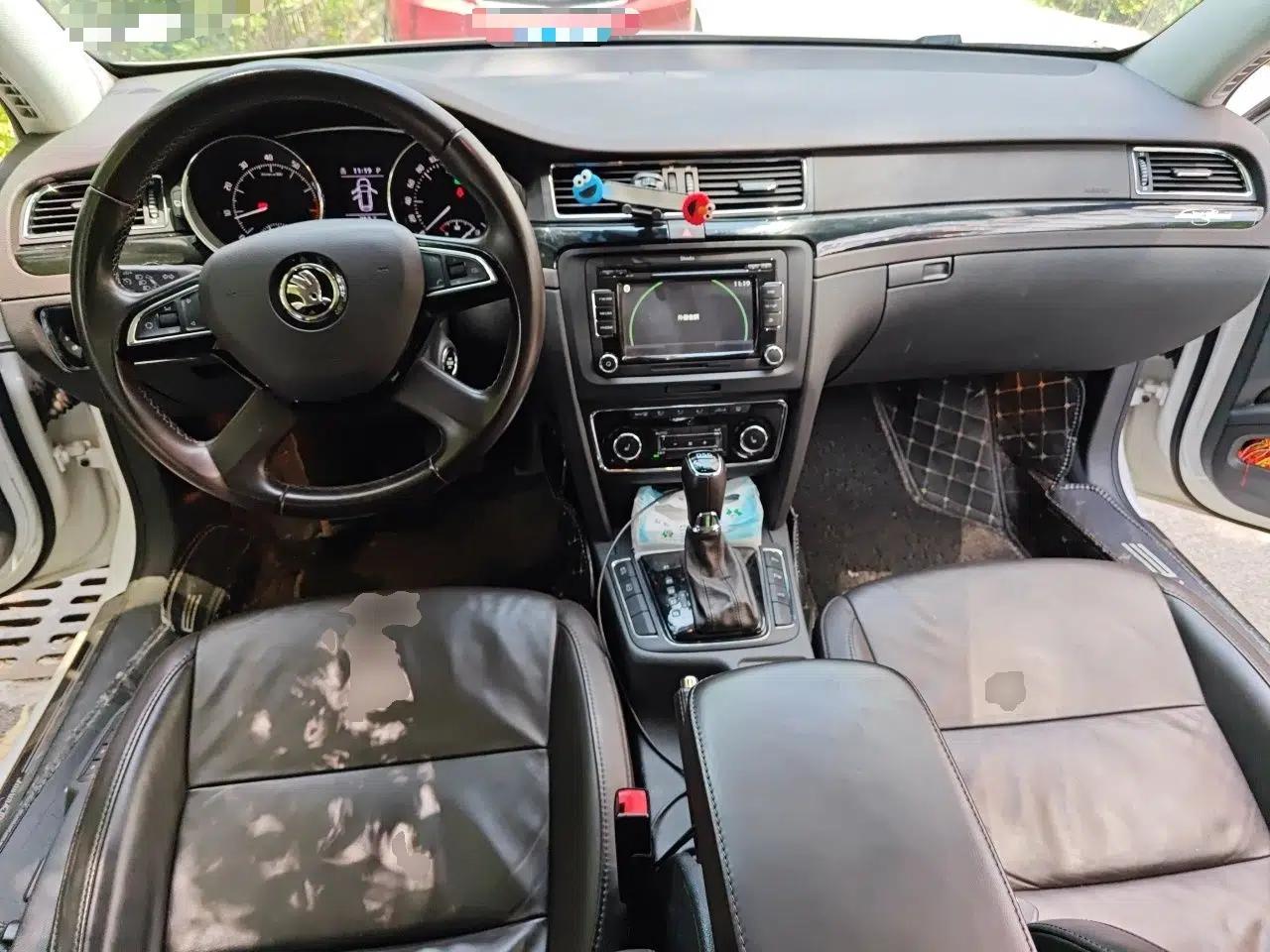 Skoda Superb Combi 2014 2.0 TSI L&K Limited Edition — миниатюра 10