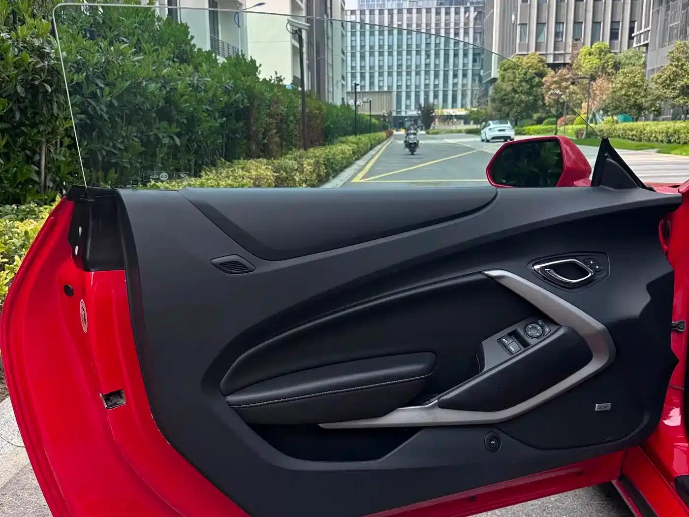 2017 Camaro 2.0T RS — миниатюра 4