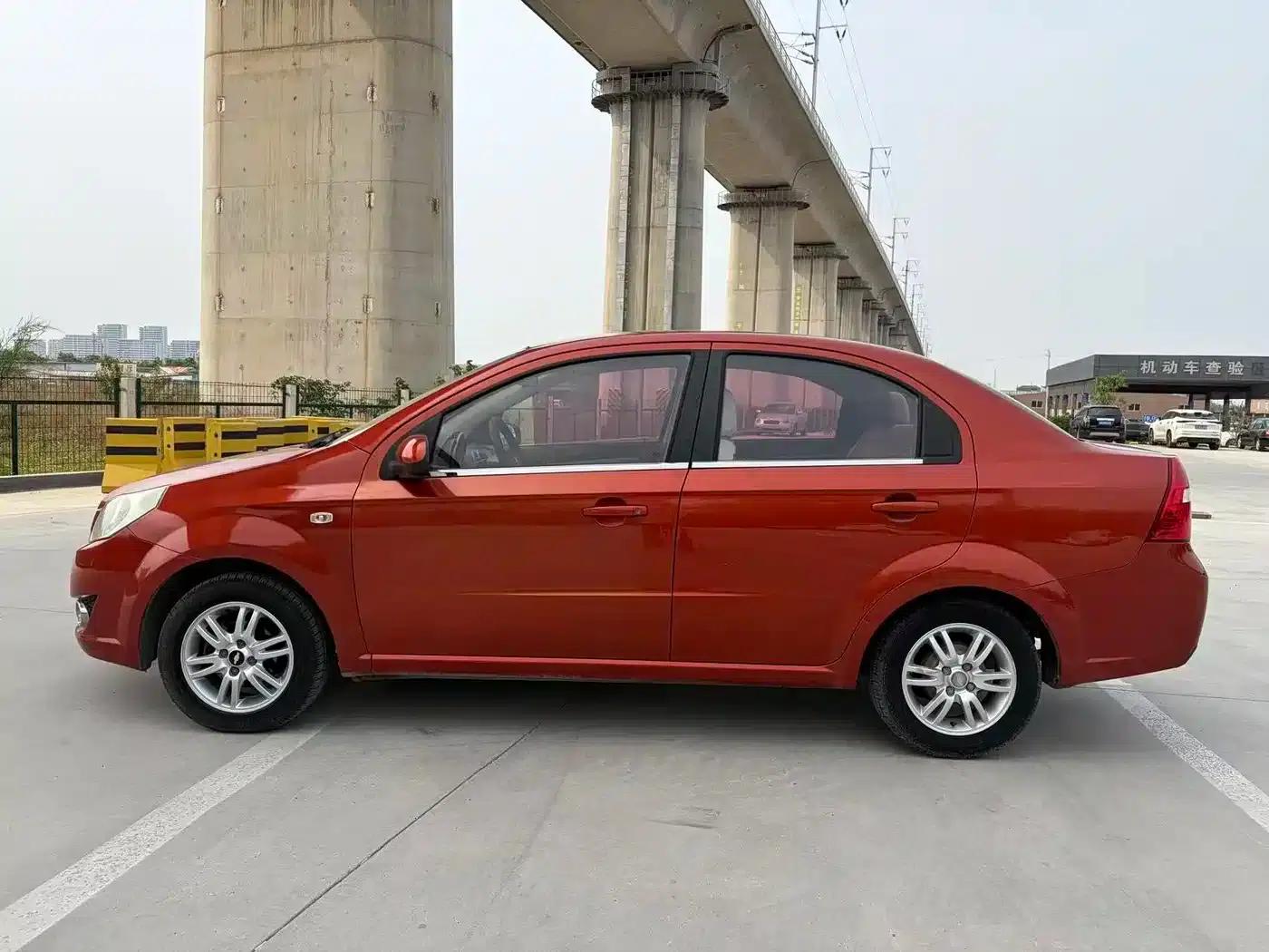 Chevrolet Aveo 2010 1.4AT Fashion Edition — миниатюра 6