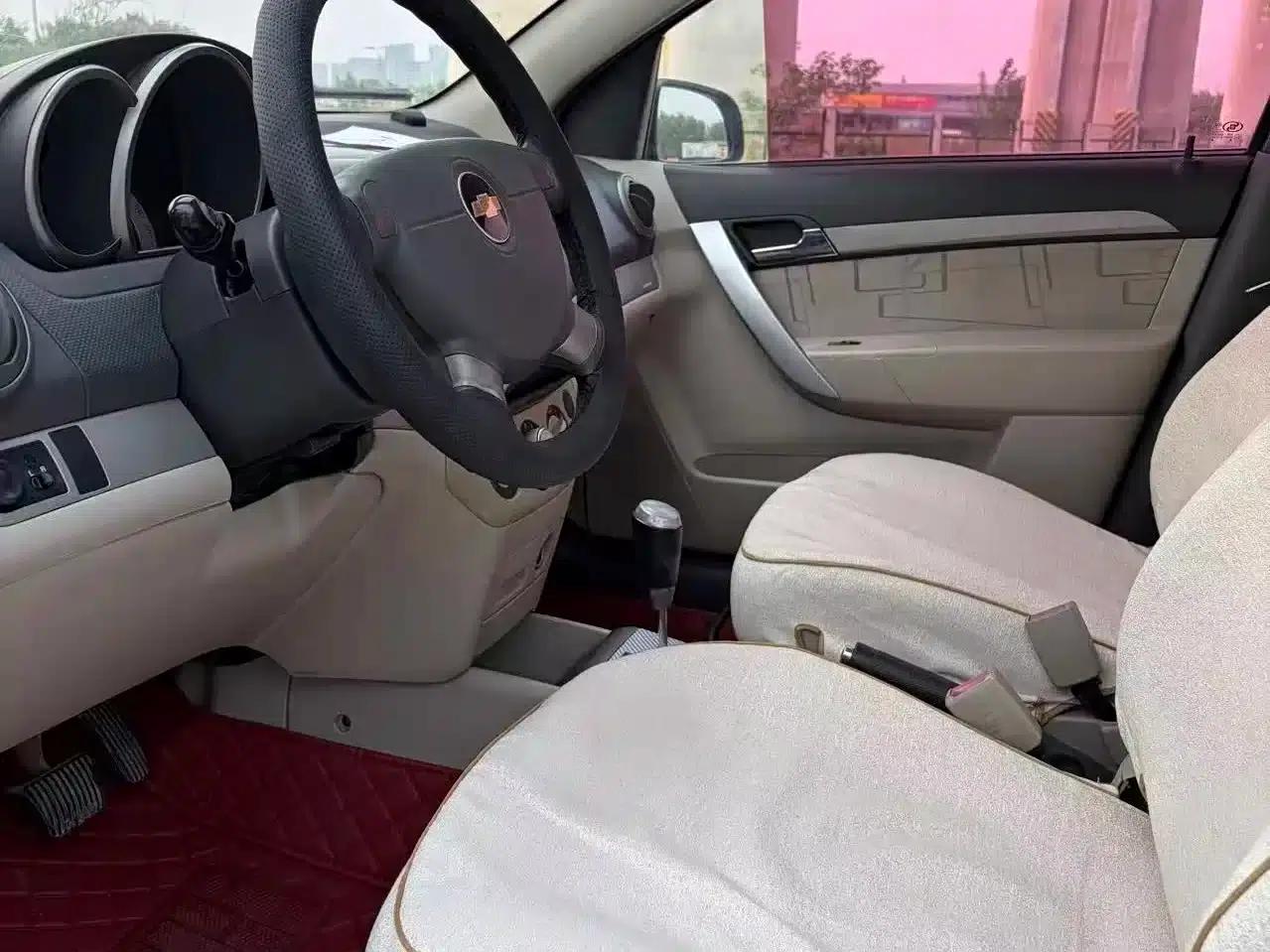 Chevrolet Aveo 2010 1.4AT Fashion Edition — миниатюра 8