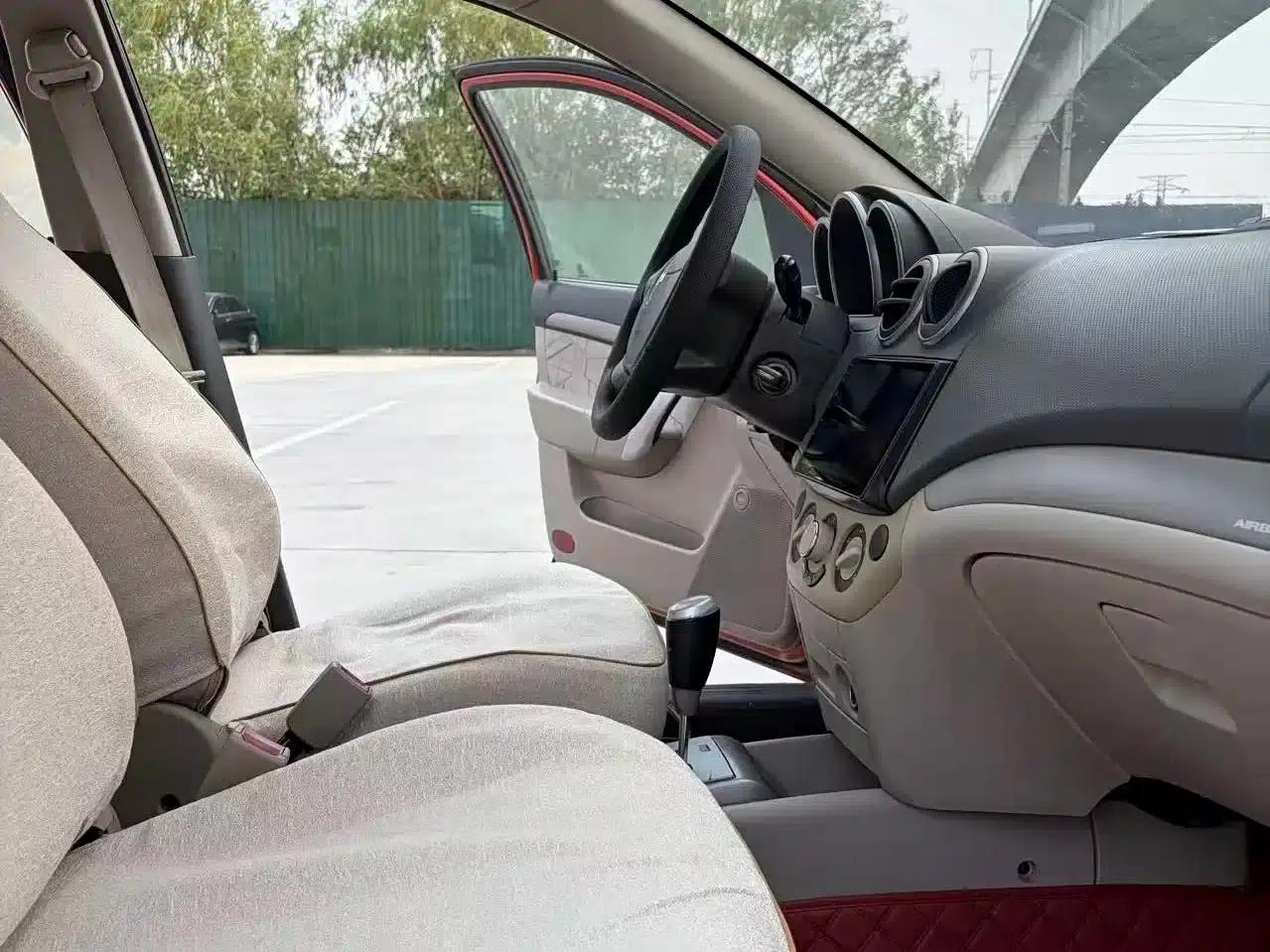 Chevrolet Aveo 2010 1.4AT Fashion Edition — миниатюра 9