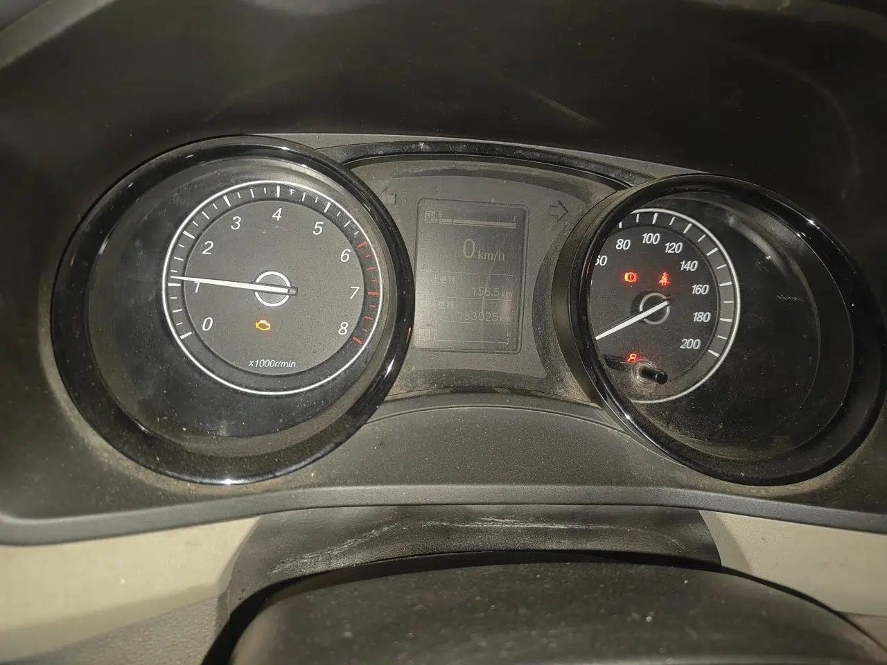Wuling Hongguang PLUS 2019 1.5T Manual Comfort Version 7 Seats — миниатюра 12