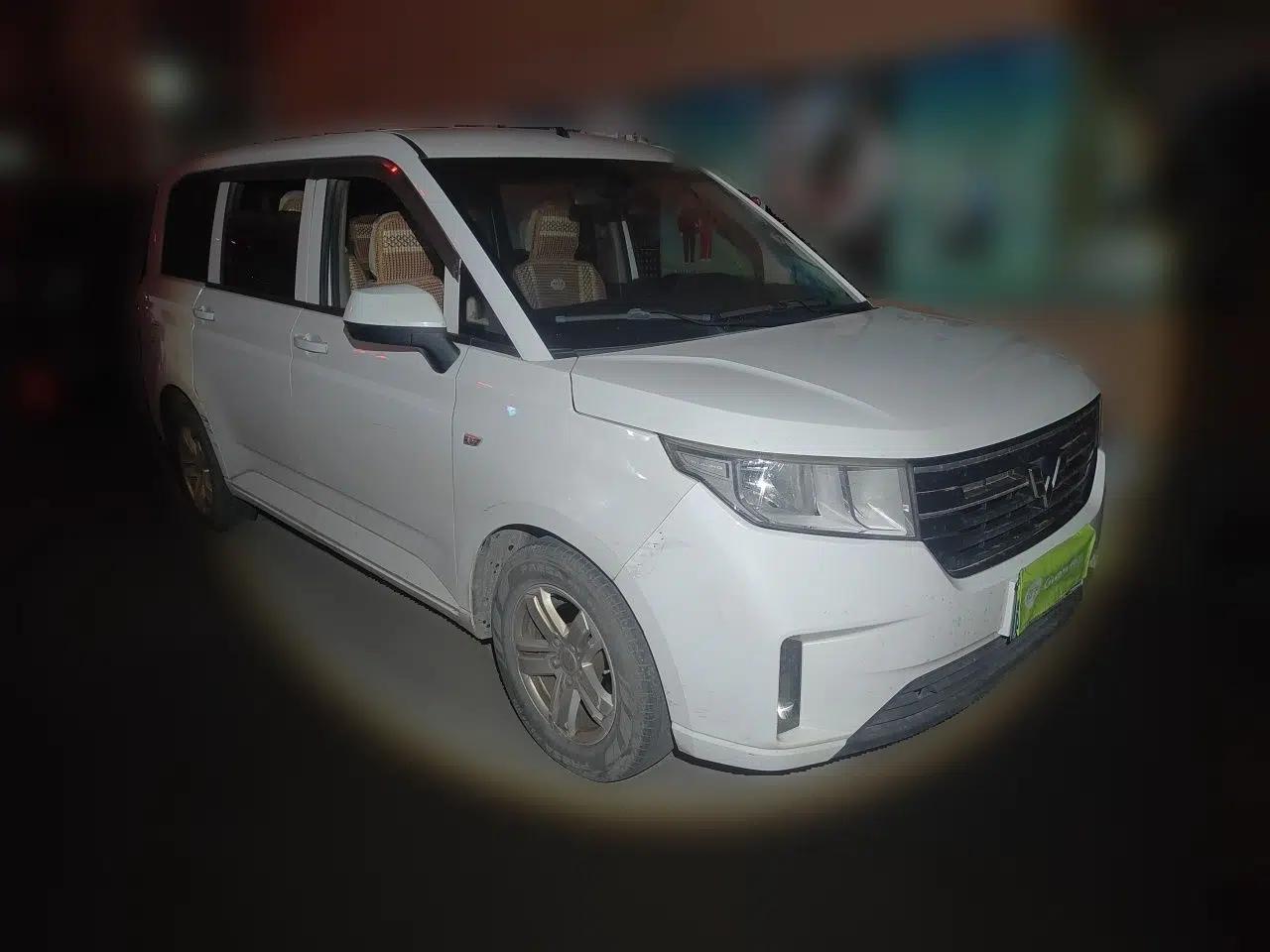 Wuling Hongguang PLUS 2019 1.5T Manual Comfort Version 7 Seats — миниатюра 3