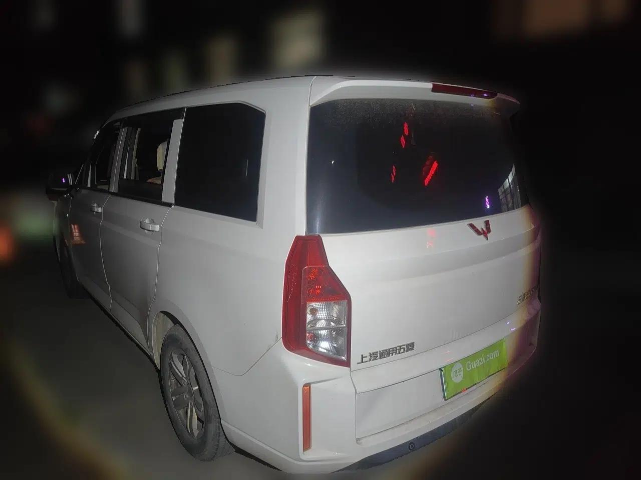 Wuling Hongguang PLUS 2019 1.5T Manual Comfort Version 7 Seats — миниатюра 4