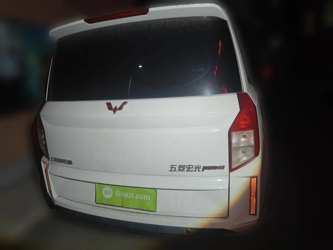 Wuling Hongguang PLUS 2019 1.5T Manual Comfort Version 7 Seats — миниатюра 5