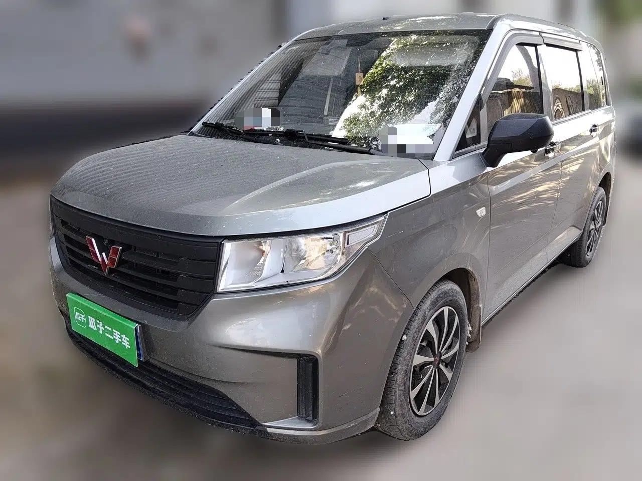 Wuling Hongguang PLUS 2019 1.5T Manual Standard Edition 5 Seats — миниатюра 1