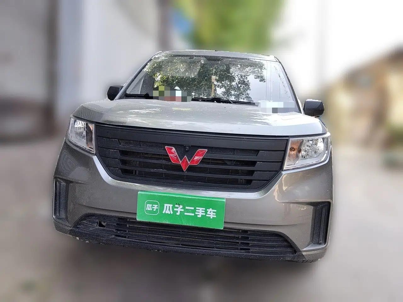 Wuling Hongguang PLUS 2019 1.5T Manual Standard Edition 5 Seats — миниатюра 2