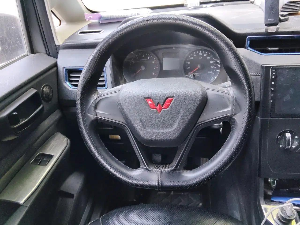 Wuling Hongguang PLUS 2019 1.5T Manual Standard Edition 5 Seats — миниатюра 11
