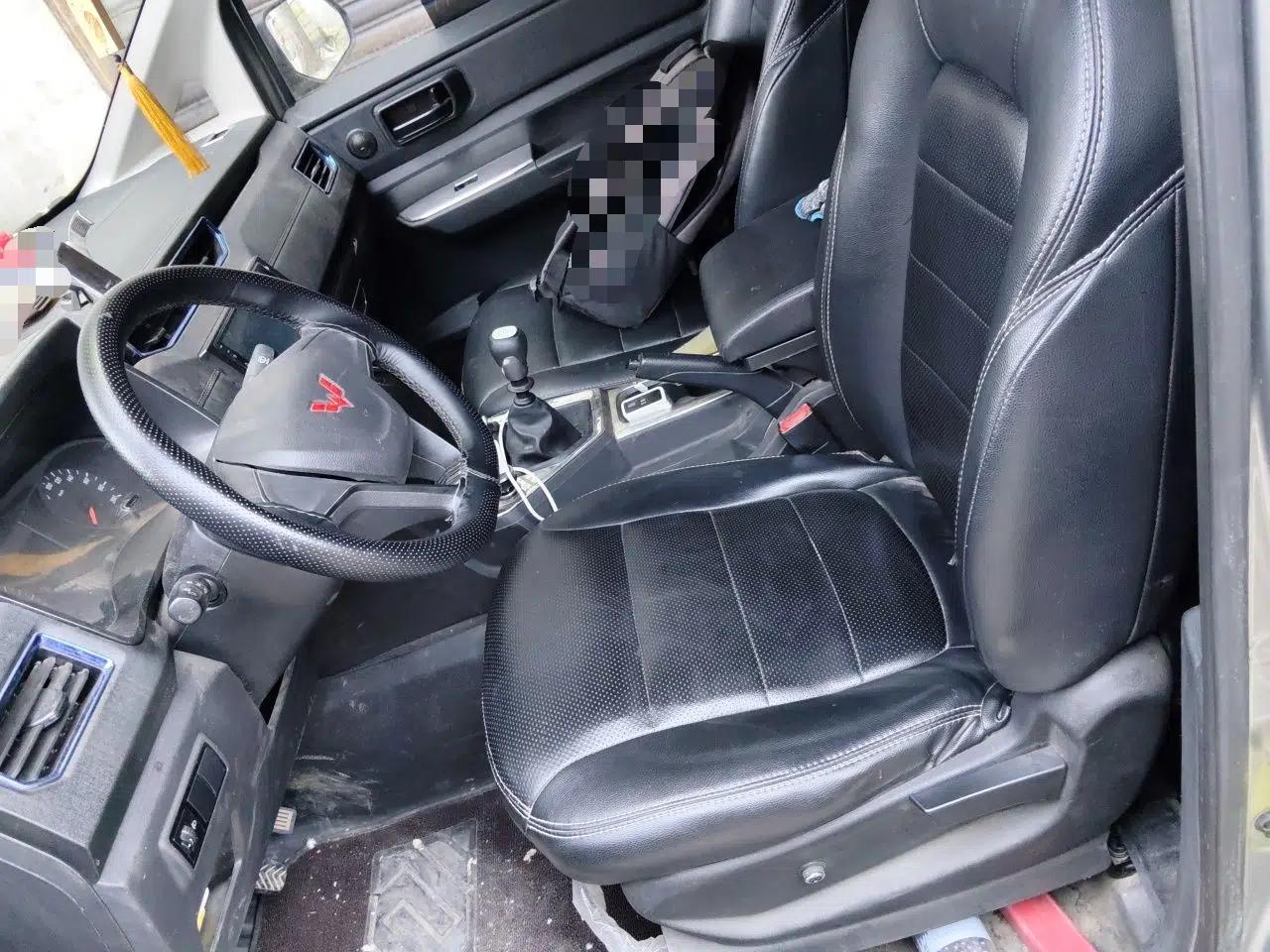 Wuling Hongguang PLUS 2019 1.5T Manual Standard Edition 5 Seats — миниатюра 16