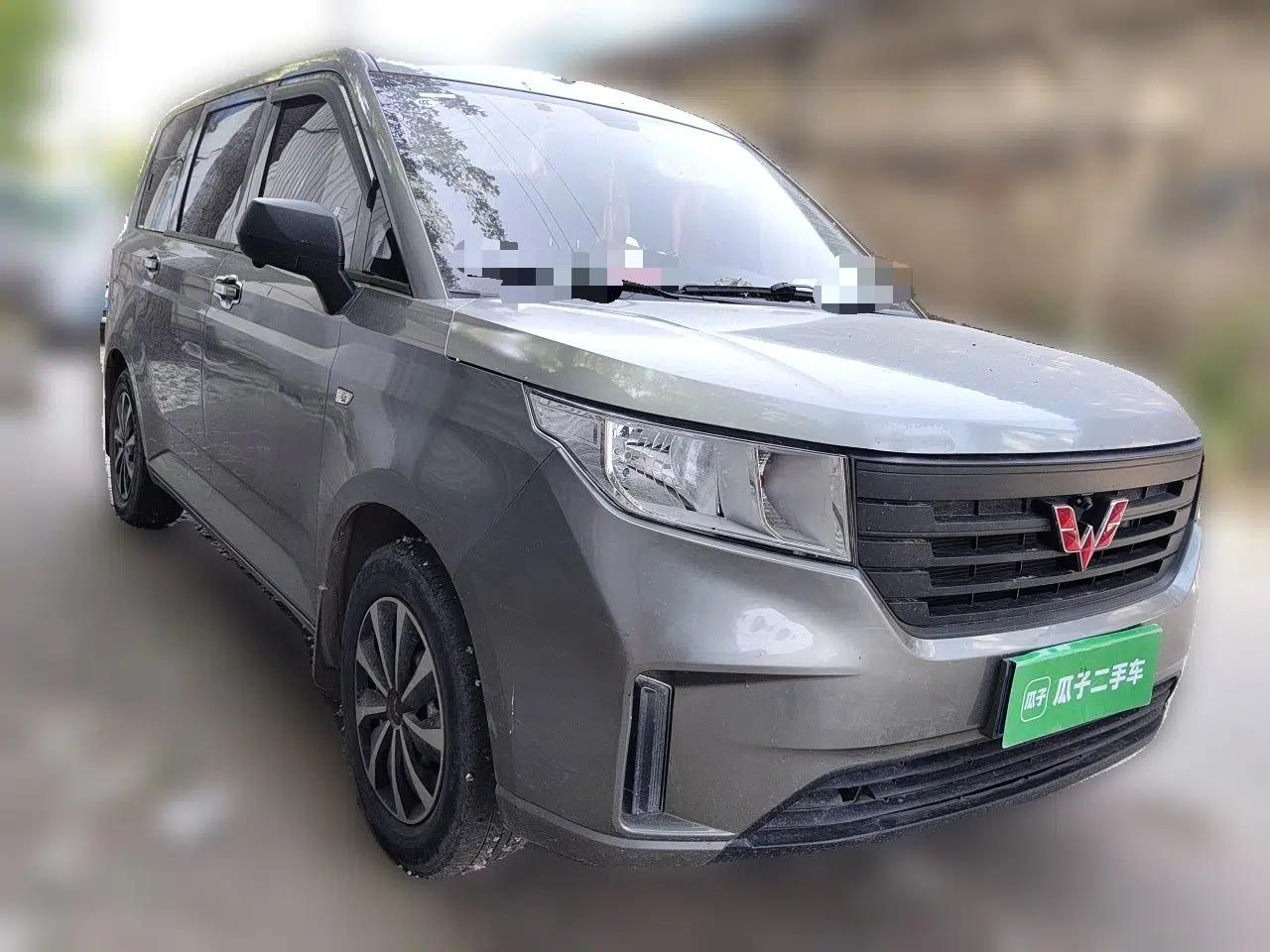 Wuling Hongguang PLUS 2019 1.5T Manual Standard Edition 5 Seats — миниатюра 3