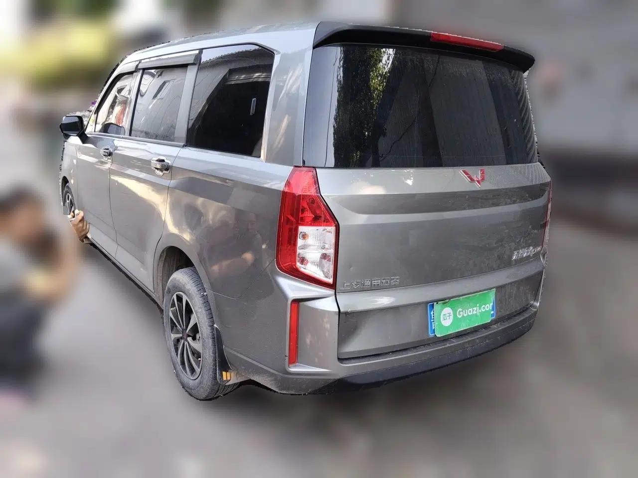 Wuling Hongguang PLUS 2019 1.5T Manual Standard Edition 5 Seats — миниатюра 4