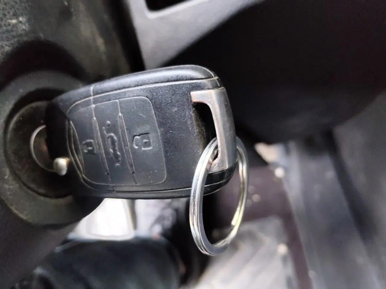 Wuling Hongguang PLUS 2019 1.5T Manual Standard Edition 5 Seats — миниатюра 9