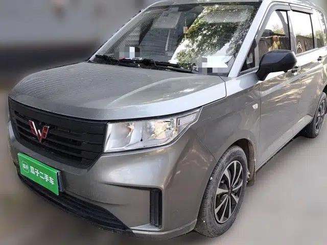Wuling Hongguang PLUS 2019 1.5T Manual Standard Edition 5 Seats
