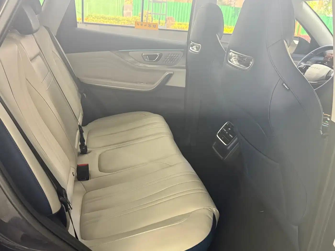 Exeed C-DM 2024 C-DM 1.5TCI 105KM Land Cruiser Edition — миниатюра 12