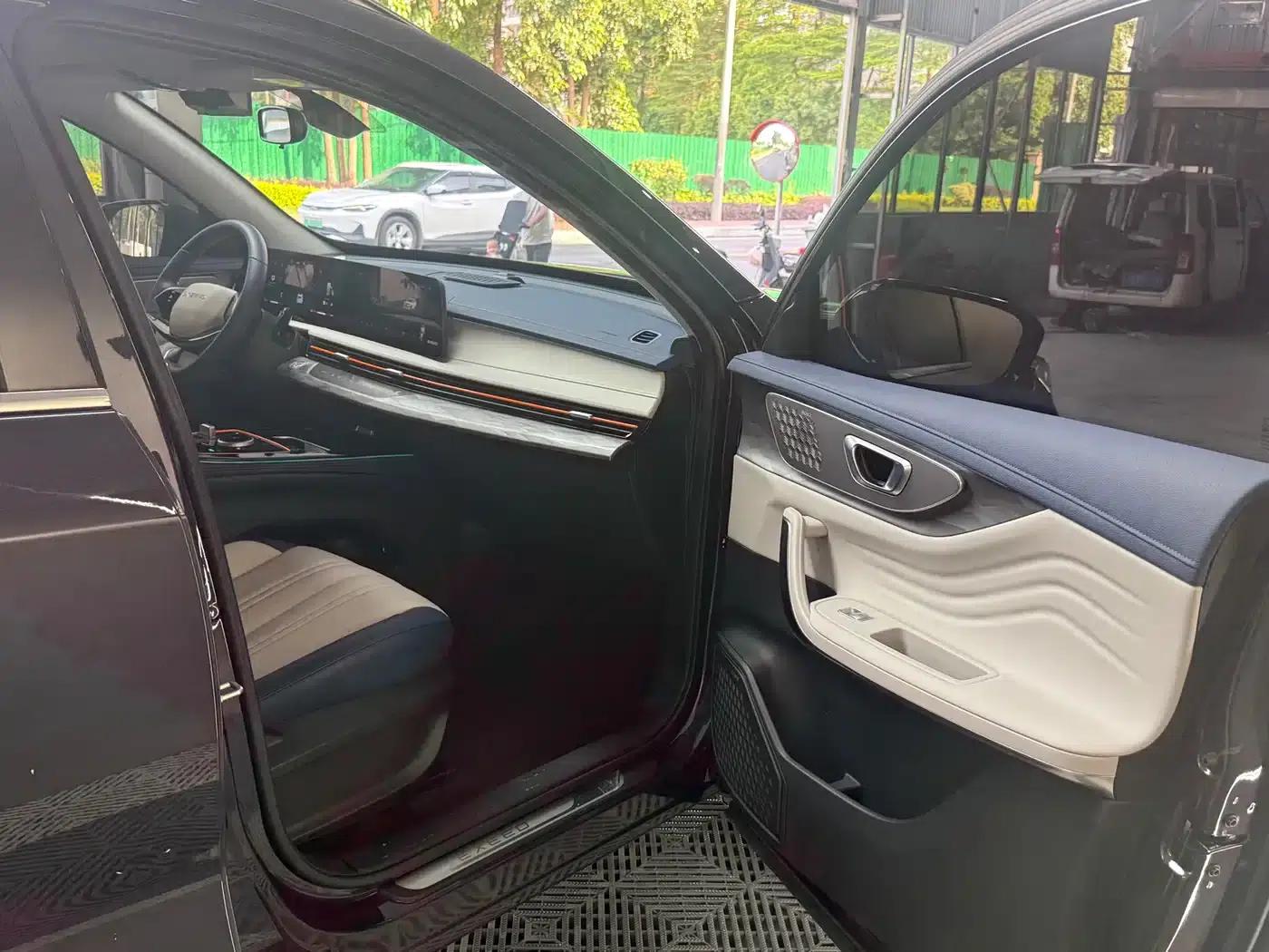 Exeed C-DM 2024 C-DM 1.5TCI 105KM Land Cruiser Edition — миниатюра 13