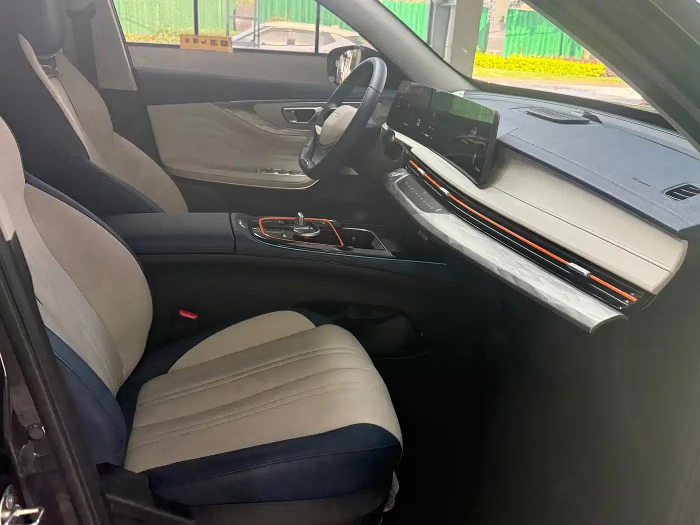 Exeed C-DM 2024 C-DM 1.5TCI 105KM Land Cruiser Edition — миниатюра 14