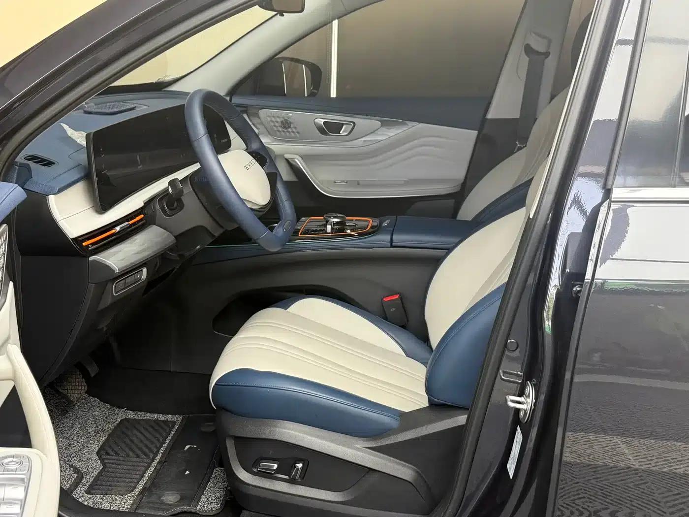 Exeed C-DM 2024 C-DM 1.5TCI 105KM Land Cruiser Edition — миниатюра 4