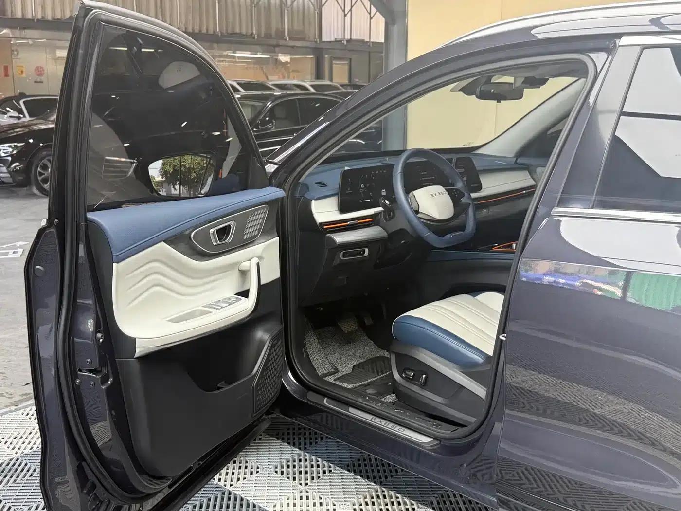 Exeed C-DM 2024 C-DM 1.5TCI 105KM Land Cruiser Edition — миниатюра 6