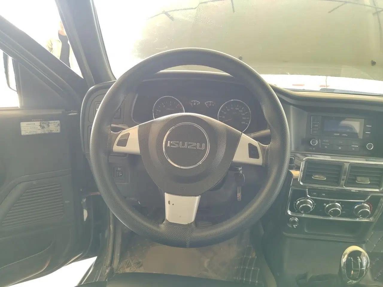 Isuzu Pickup 2015 2.8T Four-Wheel Drive 4JB1CT — миниатюра 11