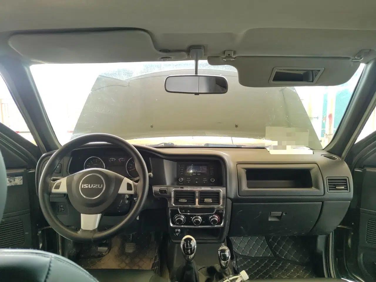 Isuzu Pickup 2015 2.8T Four-Wheel Drive 4JB1CT — миниатюра 19