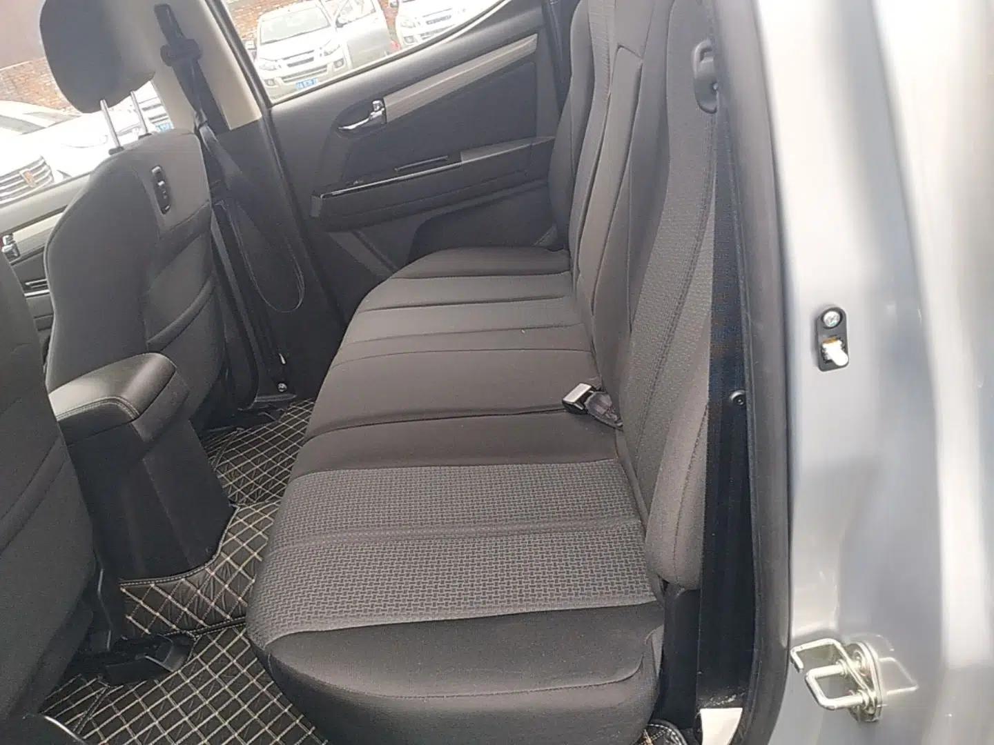 Isuzu D-MAX 2018 3.0T Two-Wheel Drive Automatic Elite Version 4JJ1-TC HI — миниатюра 19