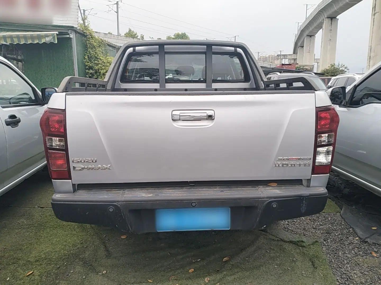 Isuzu D-MAX 2018 3.0T Two-Wheel Drive Automatic Elite Version 4JJ1-TC HI — миниатюра 3