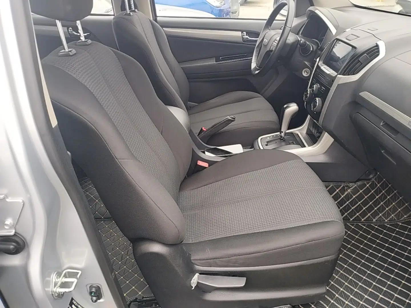 Isuzu D-MAX 2018 3.0T Two-Wheel Drive Automatic Elite Version 4JJ1-TC HI — миниатюра 23