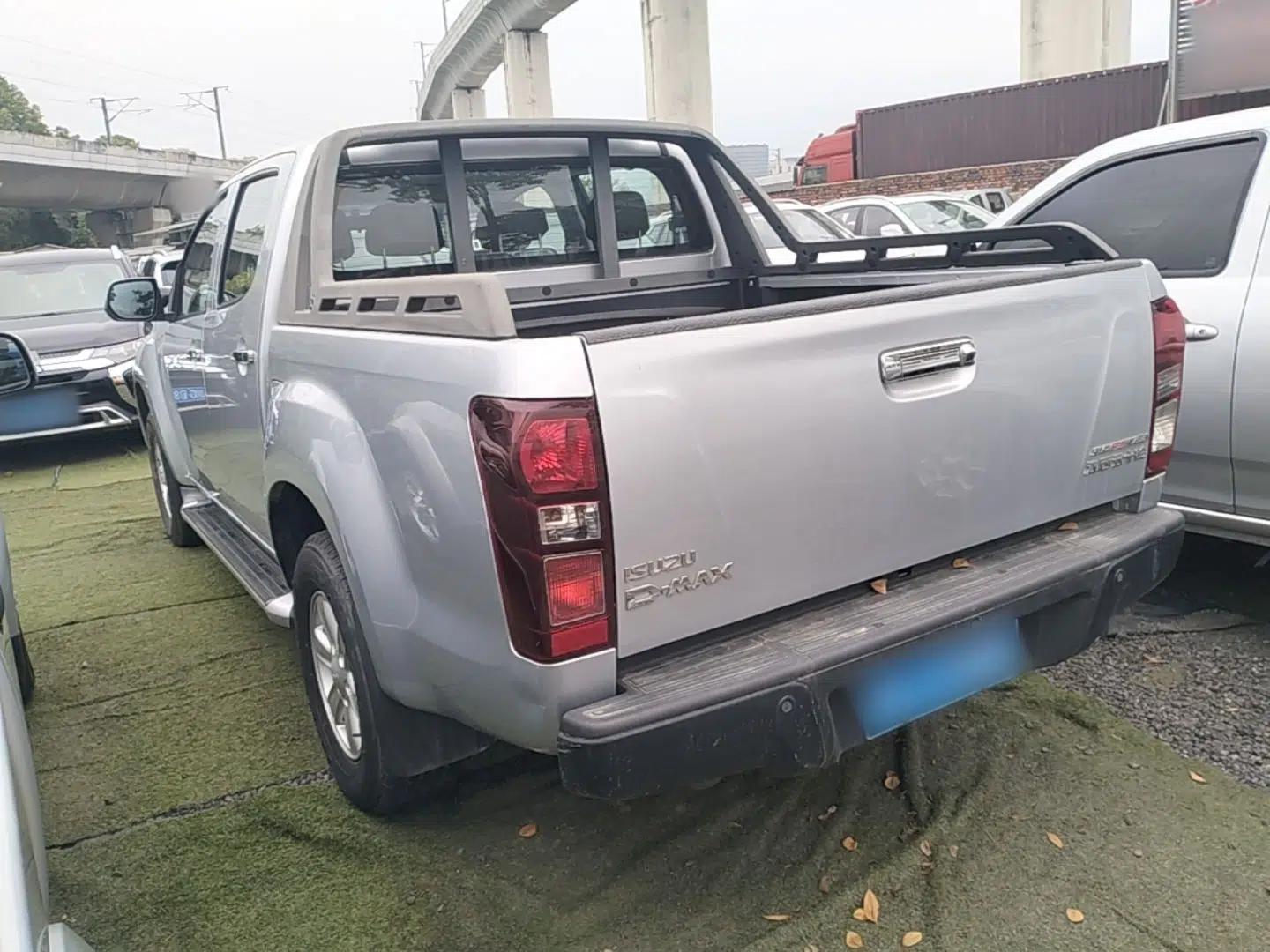 Isuzu D-MAX 2018 3.0T Two-Wheel Drive Automatic Elite Version 4JJ1-TC HI — миниатюра 7
