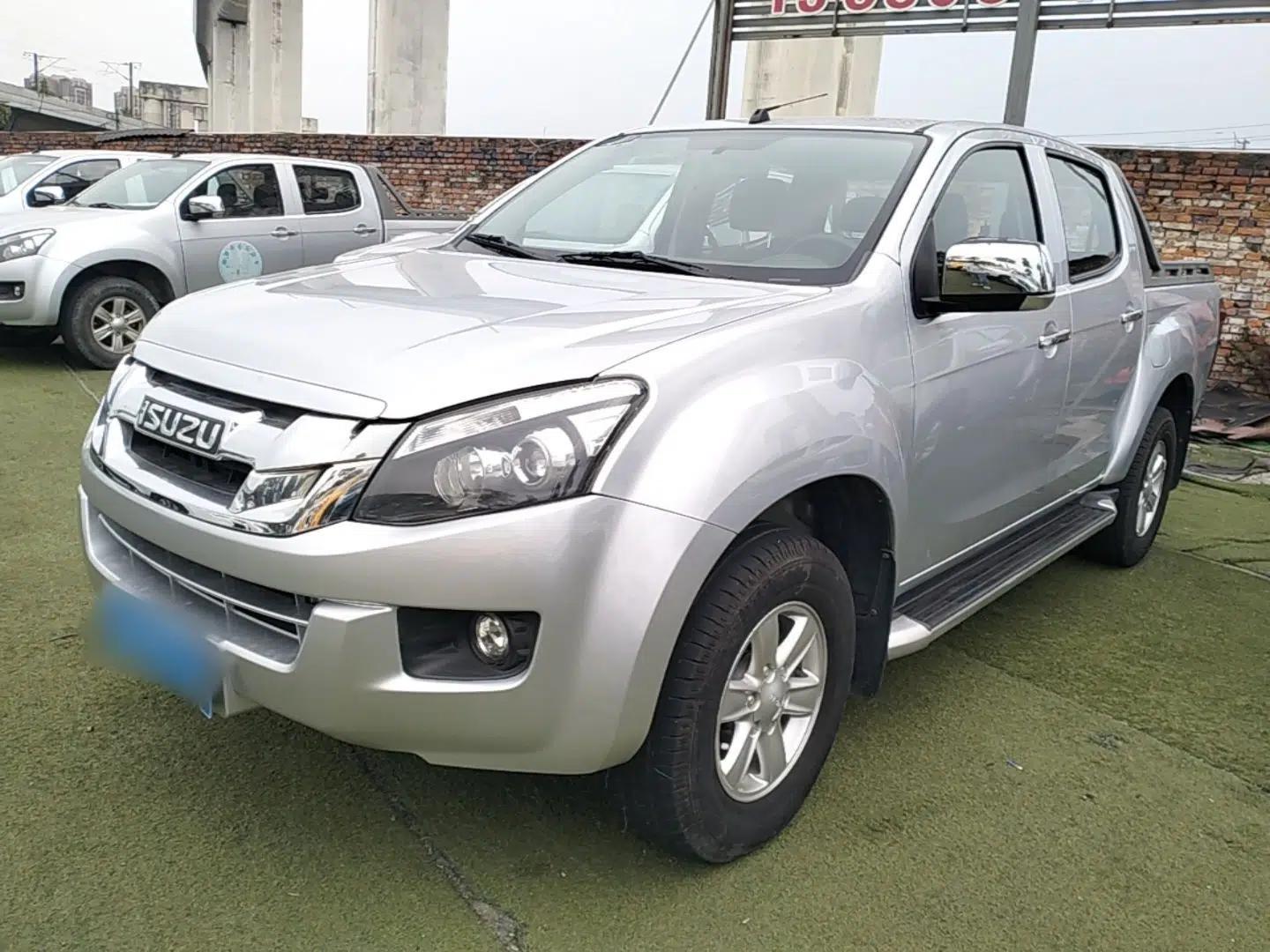 Isuzu D-MAX 2018 3.0T Two-Wheel Drive Automatic Elite Version 4JJ1-TC HI — миниатюра 1