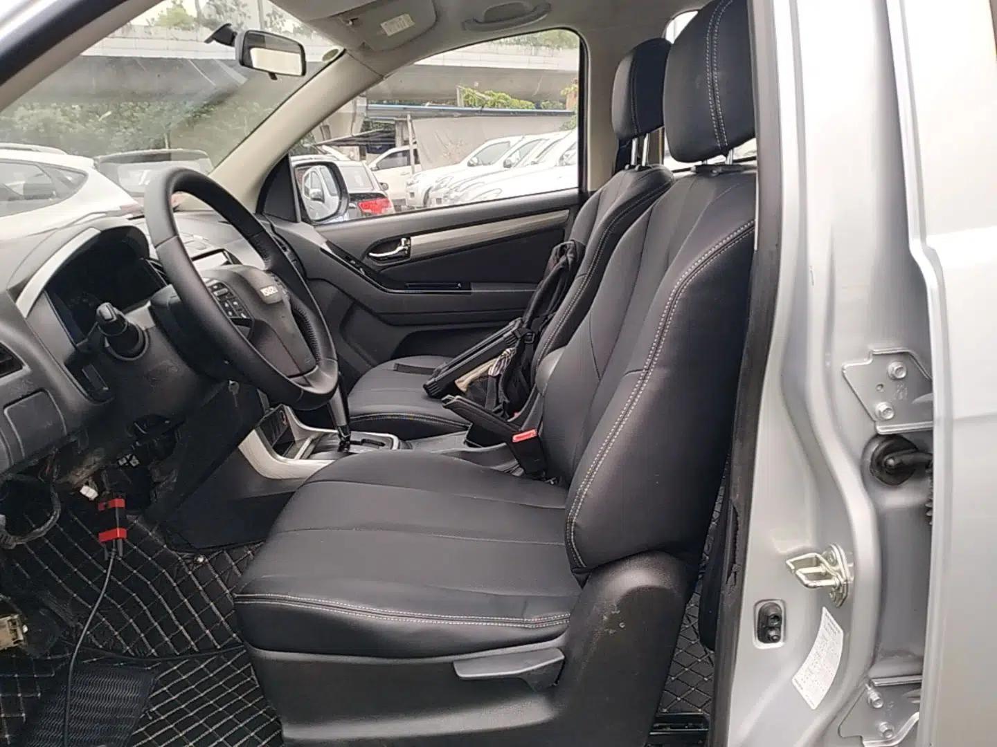 Isuzu D-MAX 2018 3.0T Two-Wheel Drive Automatic Elite Version 4JJ1-TC HI — миниатюра 17