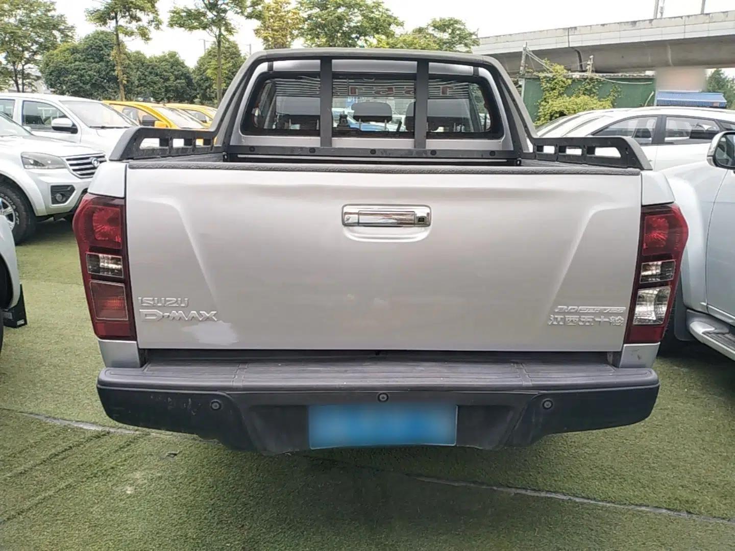 Isuzu D-MAX 2018 3.0T Two-Wheel Drive Automatic Elite Version 4JJ1-TC HI — миниатюра 3