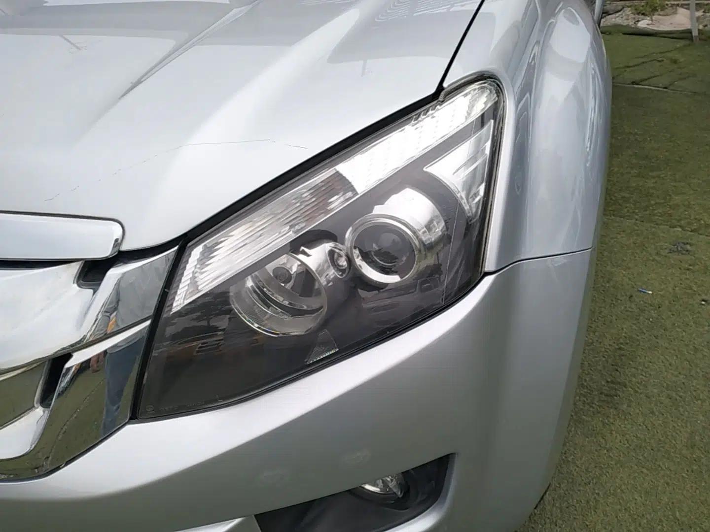 Isuzu D-MAX 2018 3.0T Two-Wheel Drive Automatic Elite Version 4JJ1-TC HI — миниатюра 5