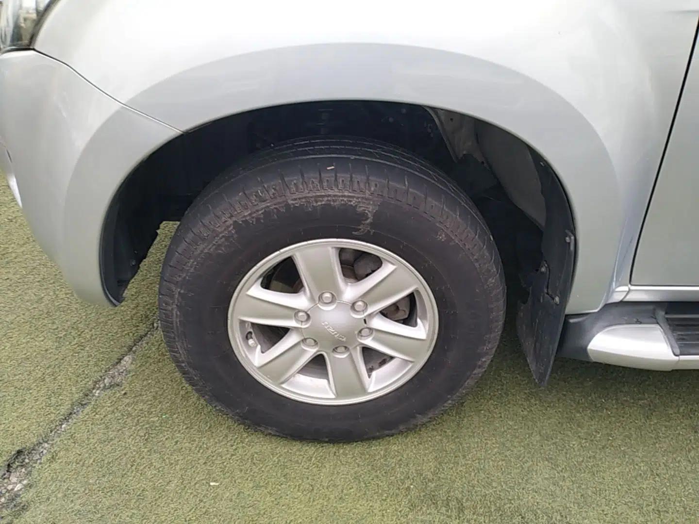 Isuzu D-MAX 2018 3.0T Two-Wheel Drive Automatic Elite Version 4JJ1-TC HI — миниатюра 9