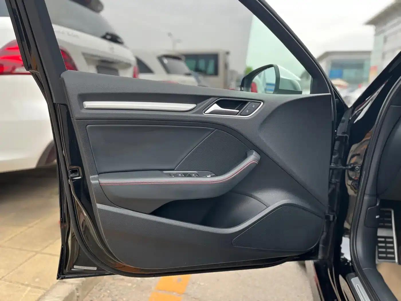Audi S3 2019 Model S3 2.0T Limousine — миниатюра 8