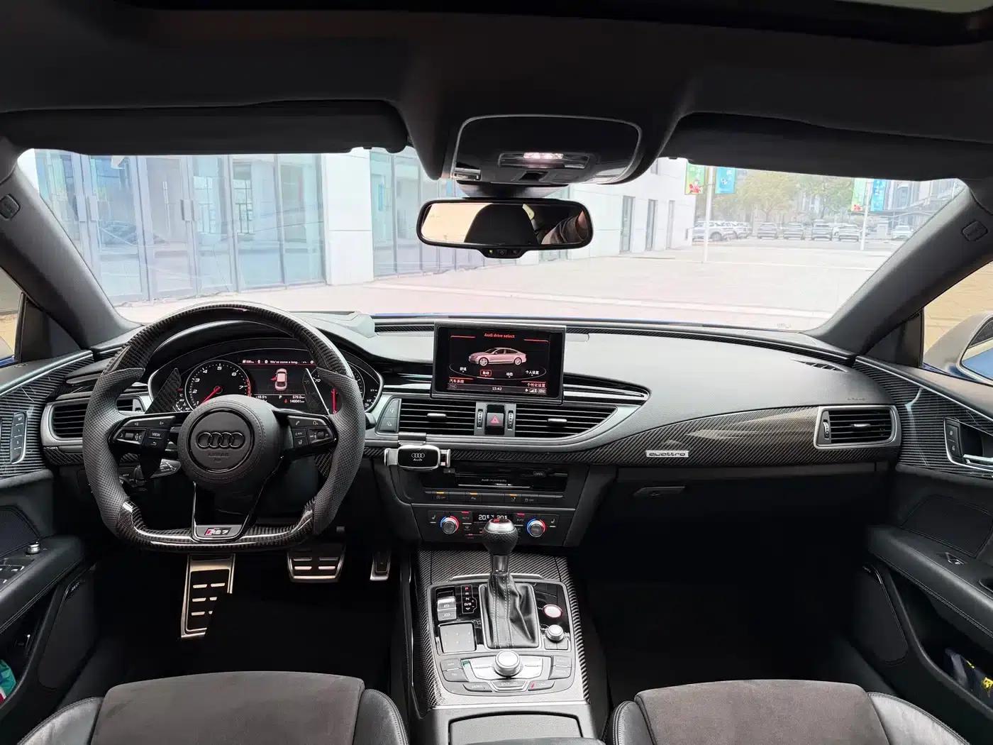 2016 Audi RS 7 RS 7 4.0T Sportback — миниатюра 10
