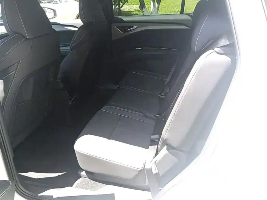 Audi Q5 e-tron 2022 Model 40 e-tron Star Edition Mech Suit — миниатюра 17