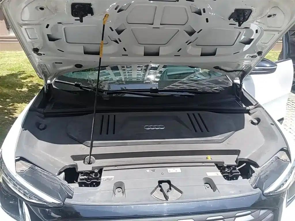 Audi Q5 e-tron 2022 Model 40 e-tron Star Edition Mech Suit — миниатюра 20
