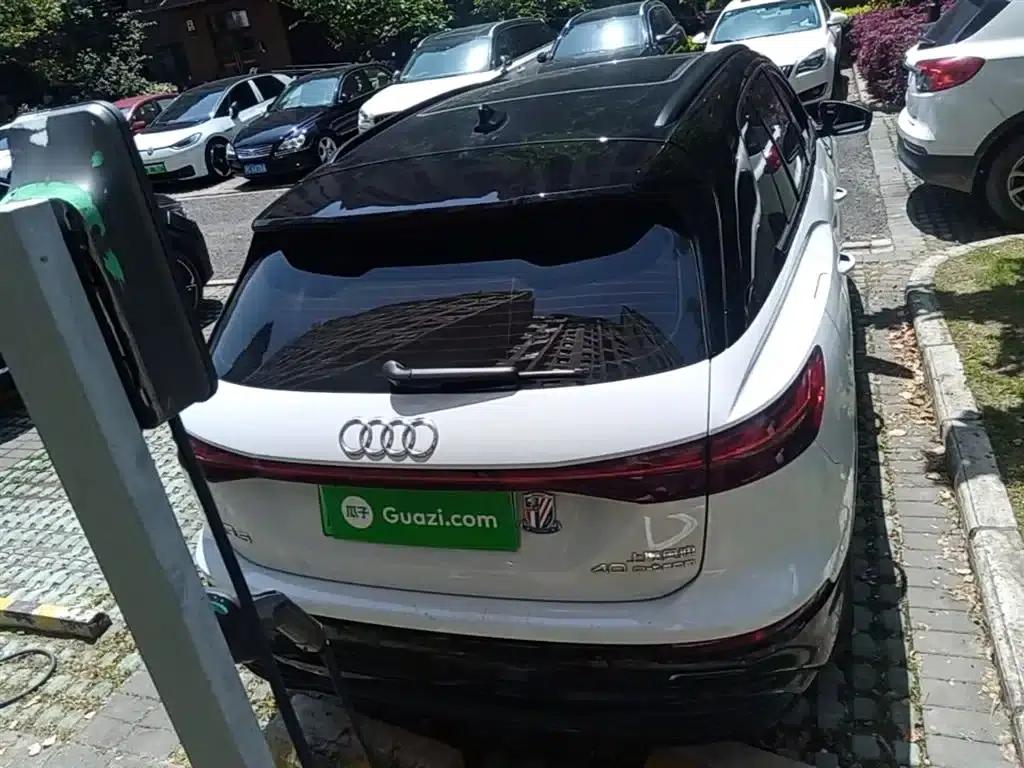 Audi Q5 e-tron 2022 Model 40 e-tron Star Edition Mech Suit — миниатюра 6