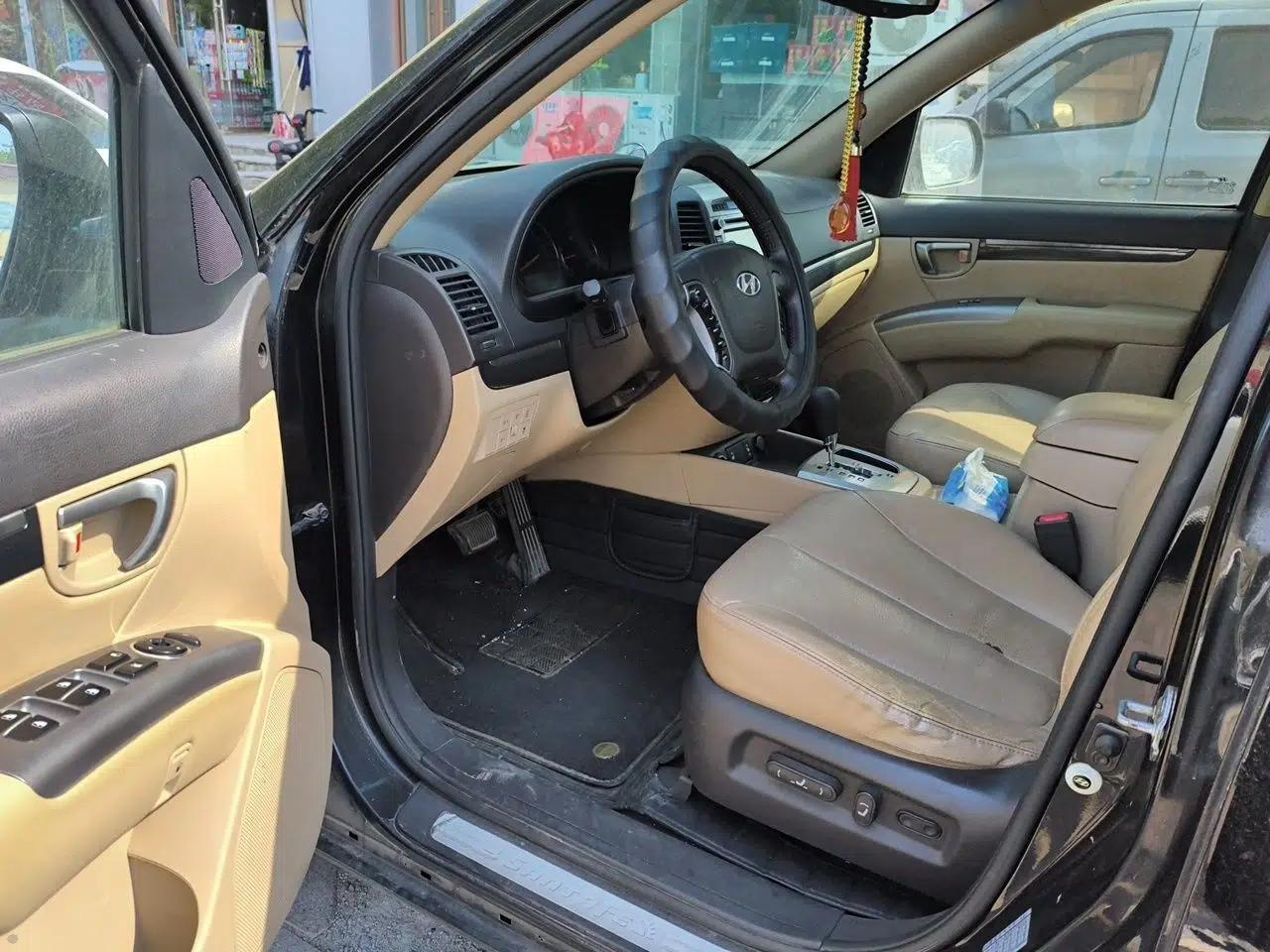 Hyundai Santa Fe Classic 2011 2.4 Ultimate Edition 7-Seater Two-Wheel Drive — миниатюра 17