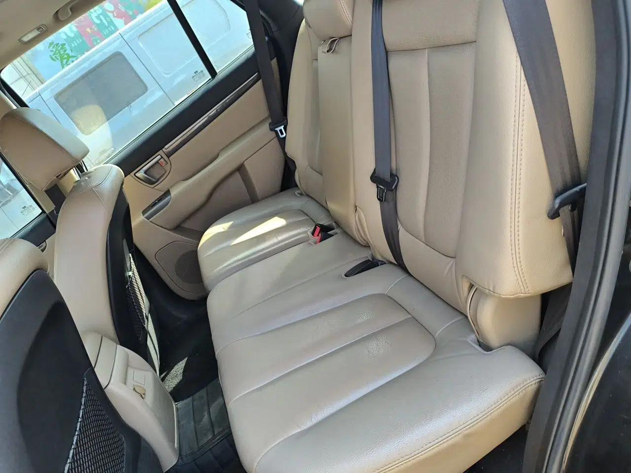 Hyundai Santa Fe Classic 2011 2.4 Ultimate Edition 7-Seater Two-Wheel Drive — миниатюра 18