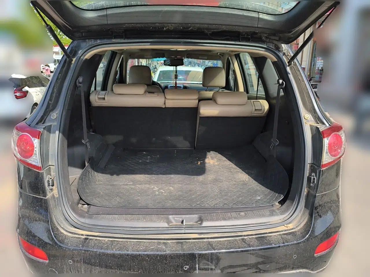 Hyundai Santa Fe Classic 2011 2.4 Ultimate Edition 7-Seater Two-Wheel Drive — миниатюра 20