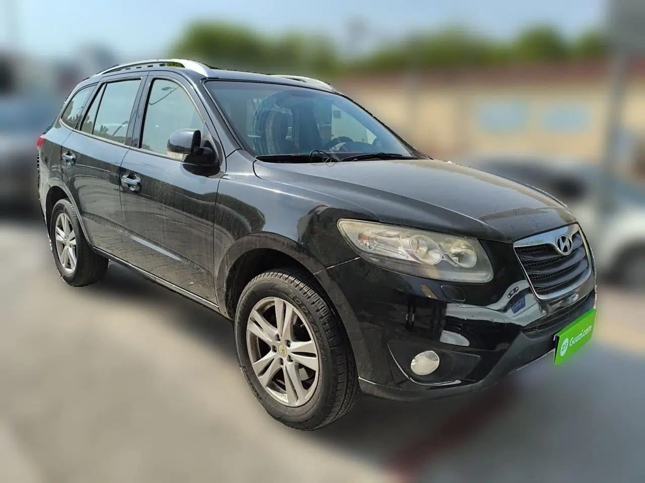Hyundai Santa Fe Classic 2011 2.4 Ultimate Edition 7-Seater Two-Wheel Drive — миниатюра 3