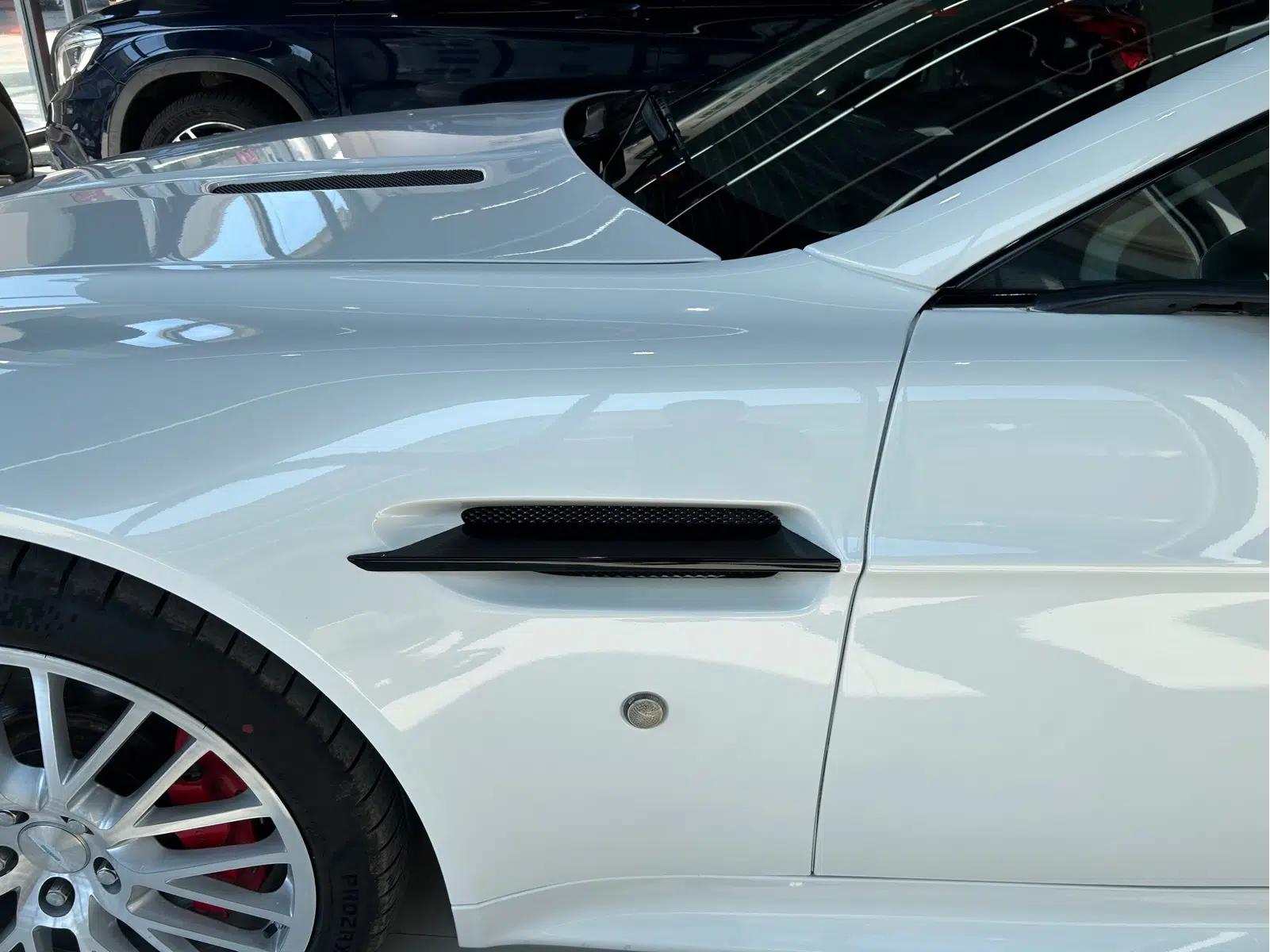 V8 Vantage 2011 4.7L Sportshift Roadster — миниатюра 21