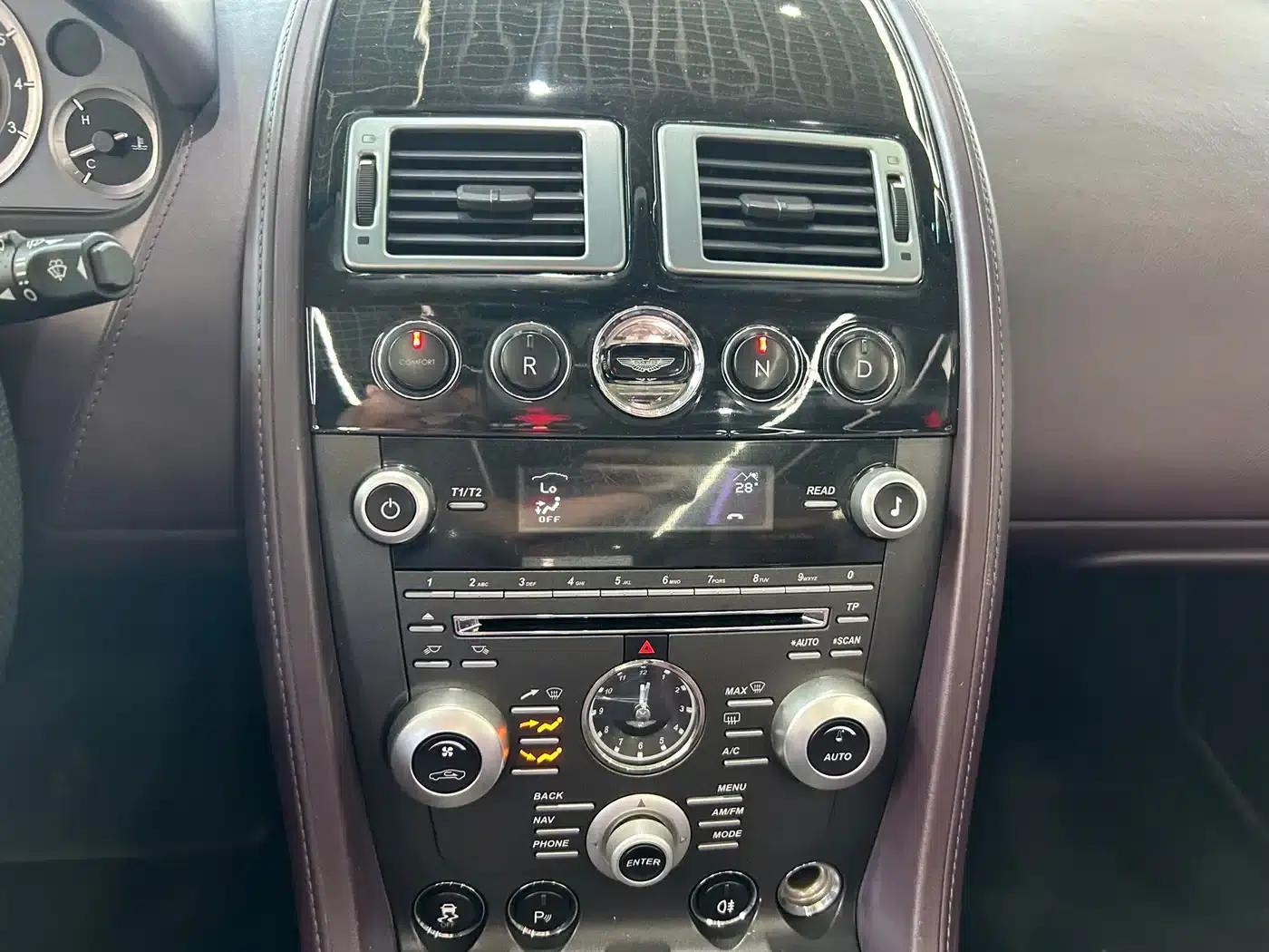 V8 Vantage 2011 4.7L Sportshift Roadster — миниатюра 23